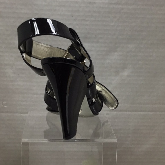 Dolce & Gabbana black patten strappy sandal heels. - Picture 3 of 4